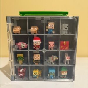 Minecraft Mini Figure Collection Box w/ 33 Figures